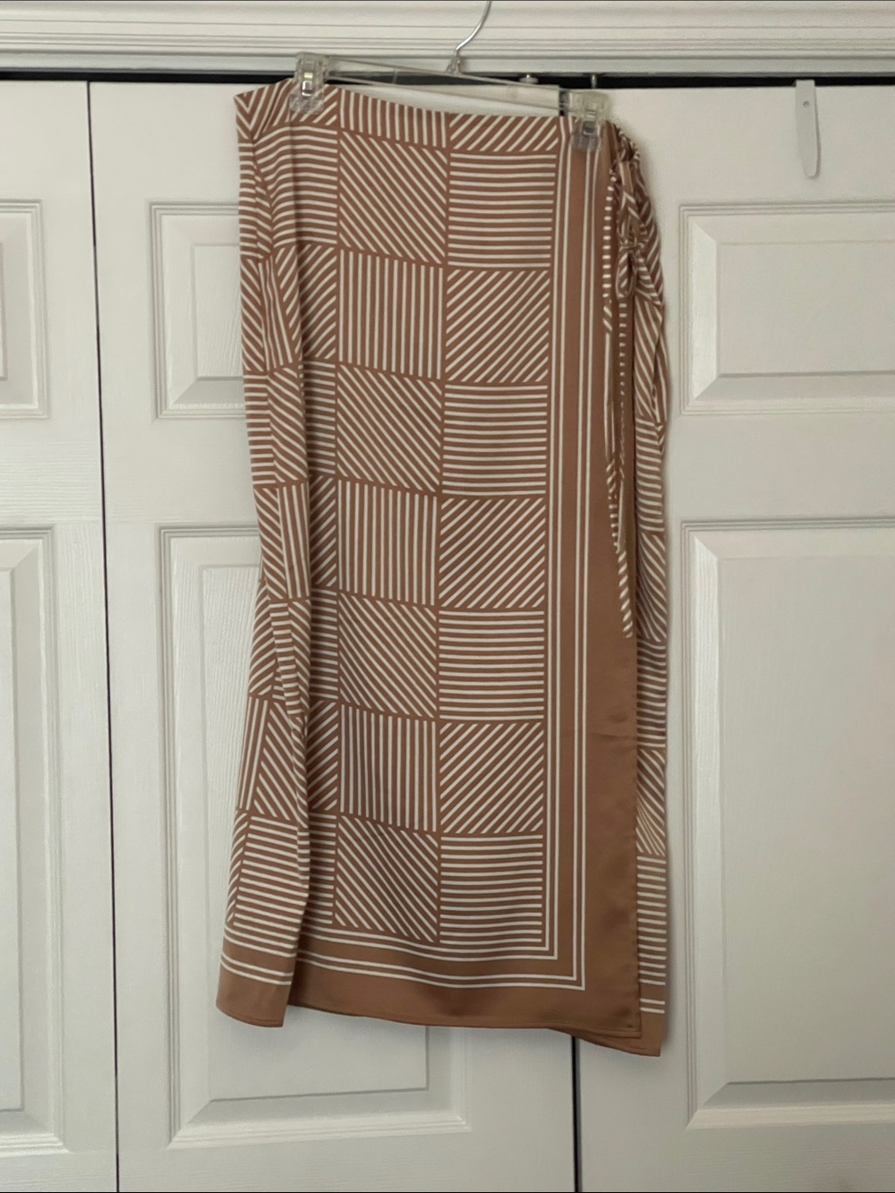 LOFT Beige and White Geometric Wrap Maxi Skirt